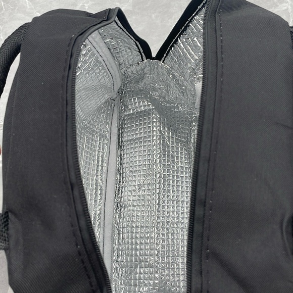 NWOT Monogrammed “R” Floral Insulated Lunch Bag With Handle - Picture 10 of 14